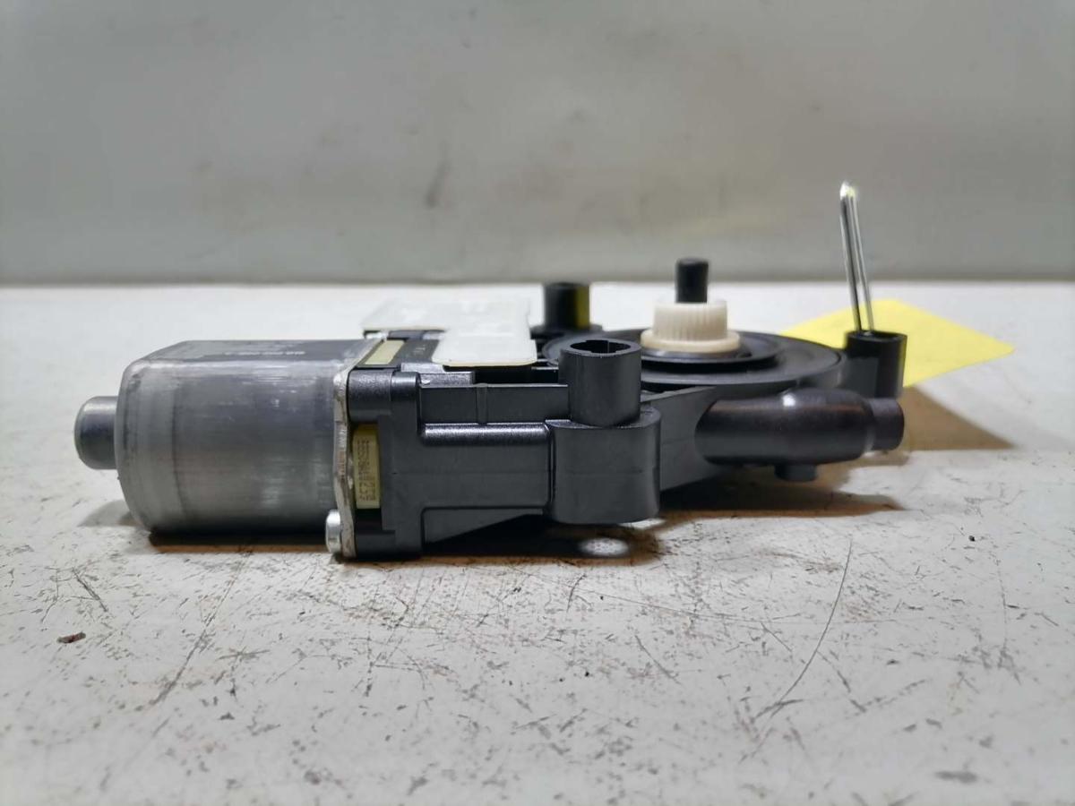 Seat Leon 5F original Fensterhebermotor hinten links Bj.2015